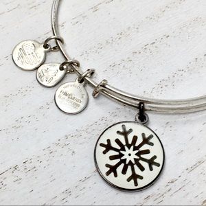 ALEX AND ANI Snowflake Bangle 💫+2 Free Gifts
